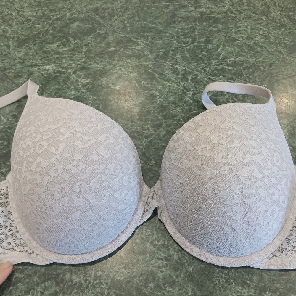 PINK Victoria's Secret Women's Bra 34D Light Lavender Wear Everywhere Push Up